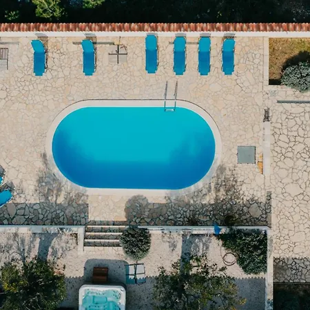 Lavender With Pool And Wellness Villa *