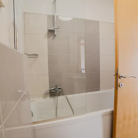 Villa Lavender With Pool And Wellness *