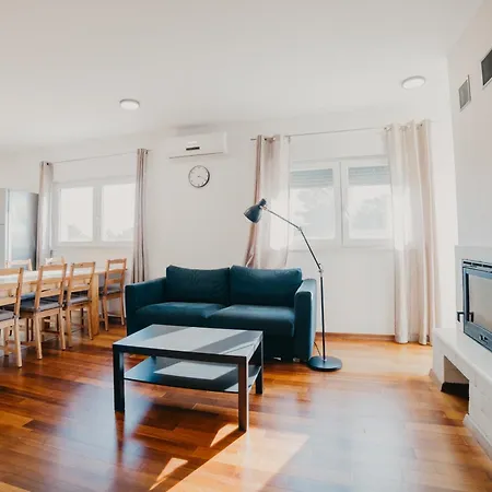 Villa Lavender With Pool And Wellness