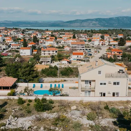 Lavender With Pool And Wellness