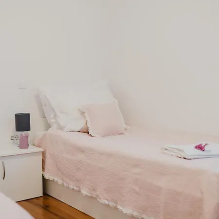 Villa Lavender With Pool And Wellness