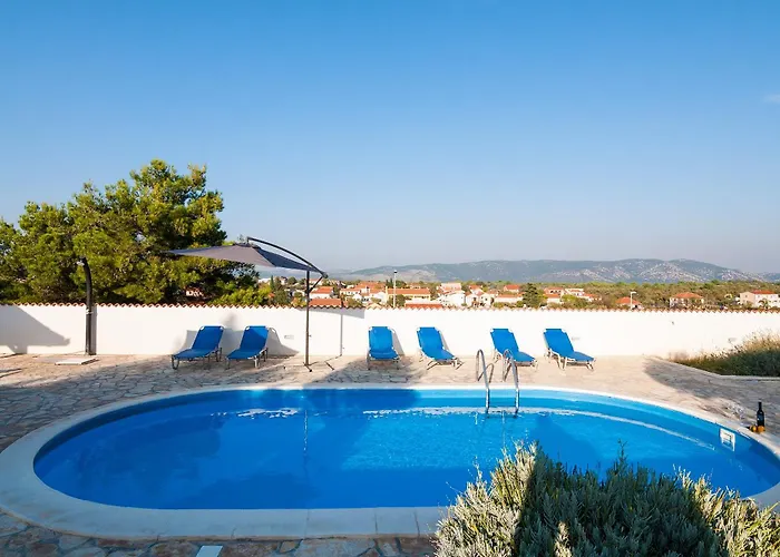 Lavender With Pool And Wellness Вилла *