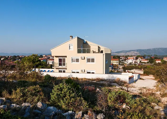 Lavender With Pool And Wellness *