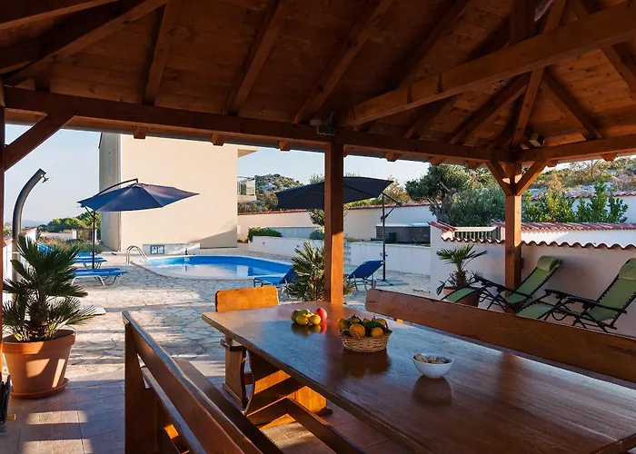 别墅 Lavender With Pool And Wellness