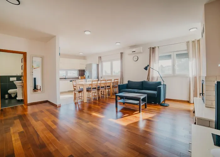 Lavender With Pool And Wellness *