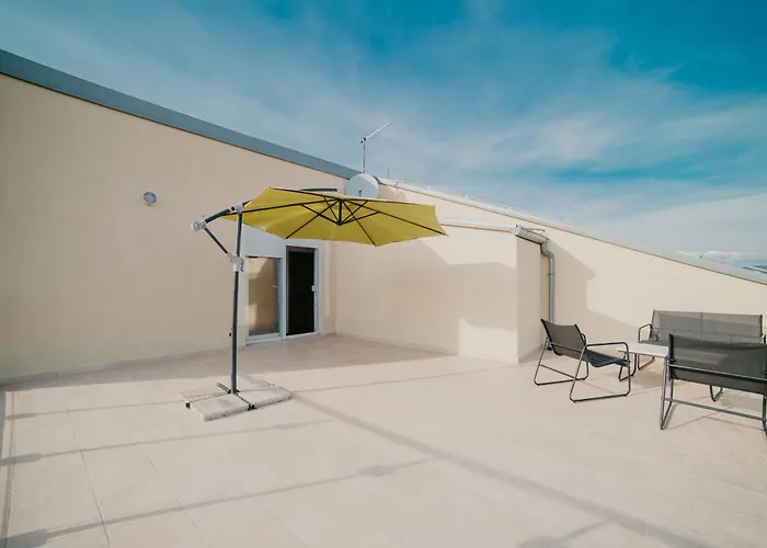 Lavender With Pool And Wellness Вилла *