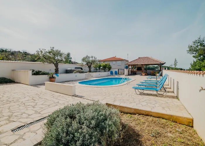 Вилла Lavender With Pool And Wellness *