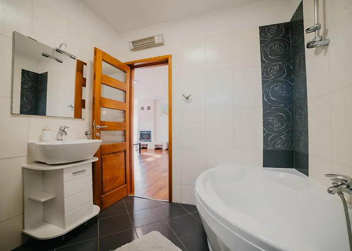 Вилла Lavender With Pool And Wellness