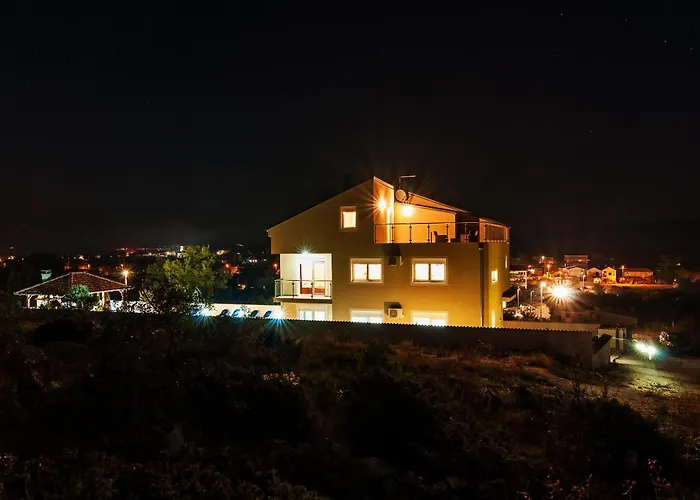Lavender With Pool And Wellness *