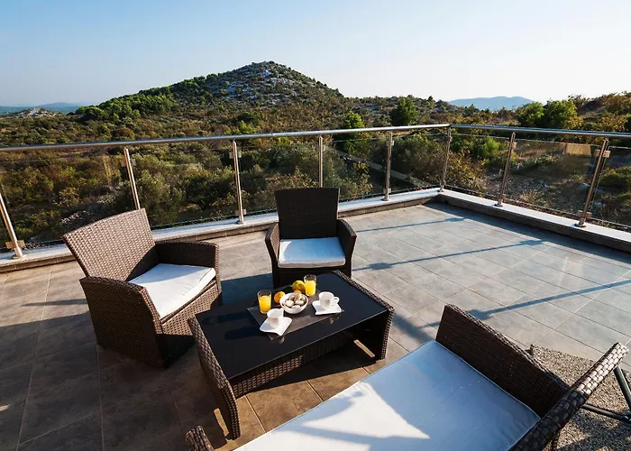 Lavender With Pool And Wellness