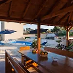 Villa Lavender With Pool And Wellness