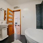 Villa Lavender With Pool And Wellness