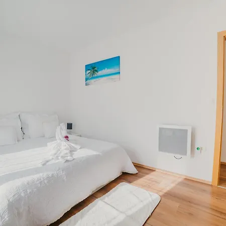 Dva With Pool And Wellness Villa Drage
