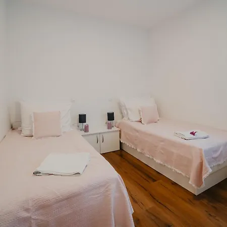 Lavender With Pool And Wellness Drage