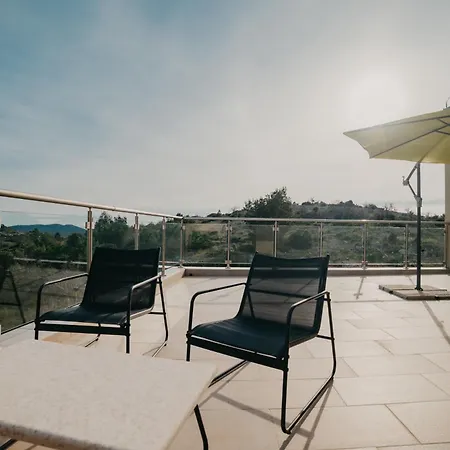 Villa Dva With Pool And Wellness