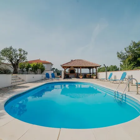 Dva With Pool And Wellness Villa