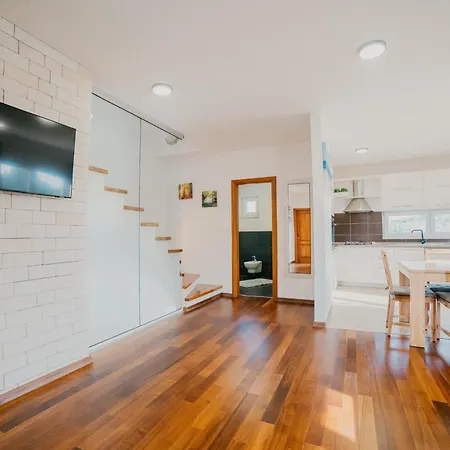 Lavender With Pool And Wellness *