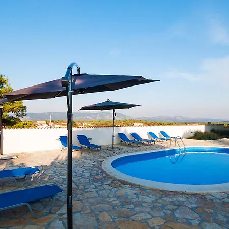 Villa Dva With Pool And Wellness *