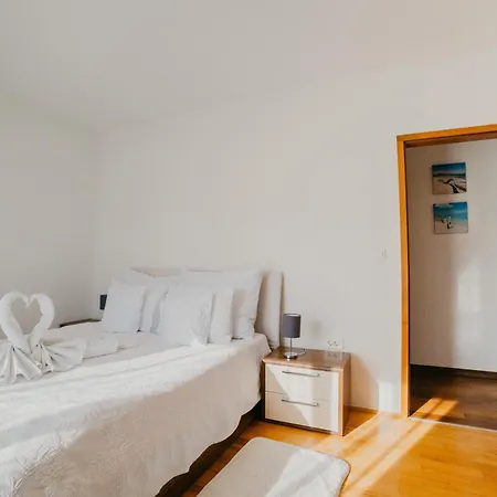 Villa Lavender With Pool And Wellness Drage