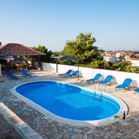 Villa Lavender With Pool And Wellness *