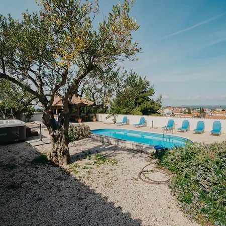 Lavender With Pool And Wellness Drage