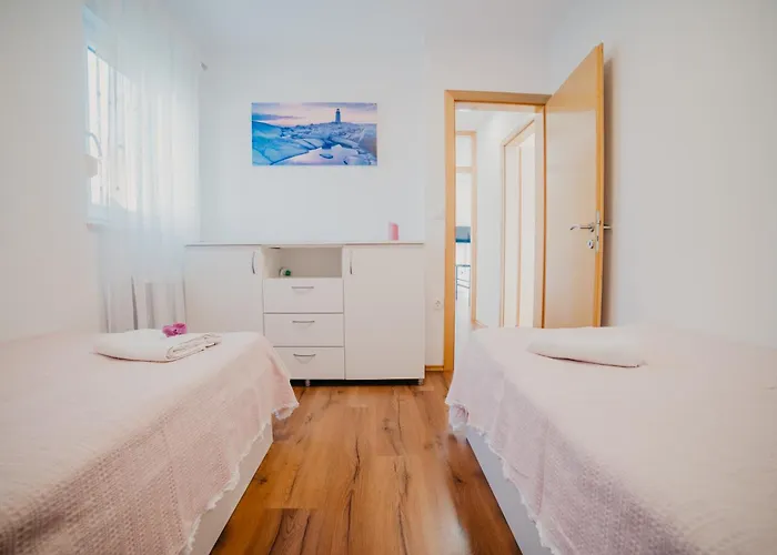 Villa Lavender With Pool And Wellness *