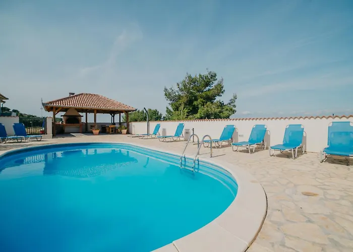 Lavender With Pool And Wellness Villa Drage