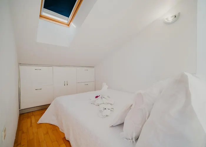 Lavender With Pool And Wellness *