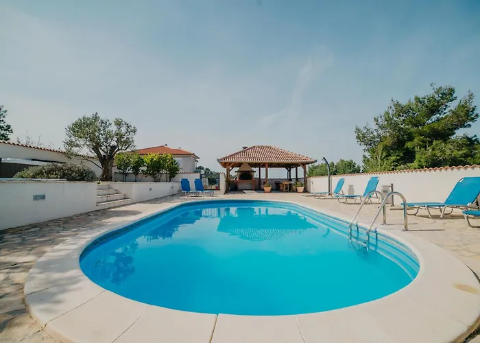 Lavender With Pool And Wellness Villa
