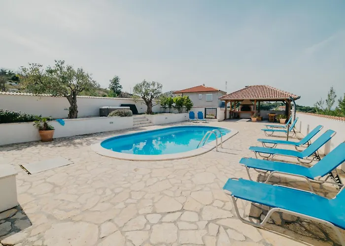 Lavender With Pool And Wellness Villa *