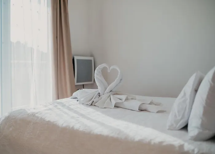 빌라 Lavender With Pool And Wellness *