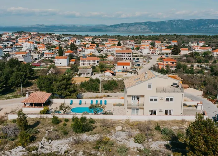 Lavender With Pool And Wellness
