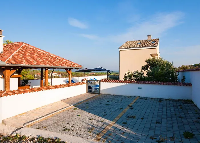 빌라 Lavender With Pool And Wellness