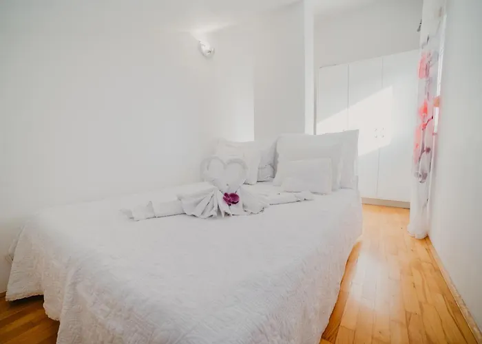 Villa Lavender With Pool And Wellness *