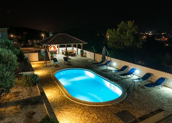 Lavender With Pool And Wellness *